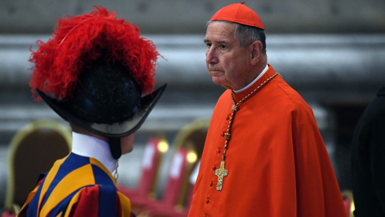 Un cardinal american acuzat ca a acoperit abuzuri sexuale ale clerului va ajuta la inchiderea sicriului papei Francisc Imagine