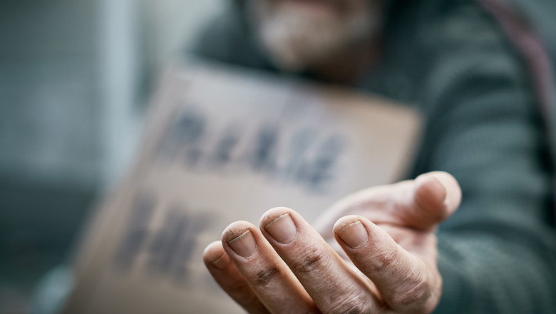 Un cersetor din Sibiu i-a dat 100 de euro mita unui politist, ca sa nu il amendeze. I-a cerut si sa il duca acasa cu masina de politie Imagine