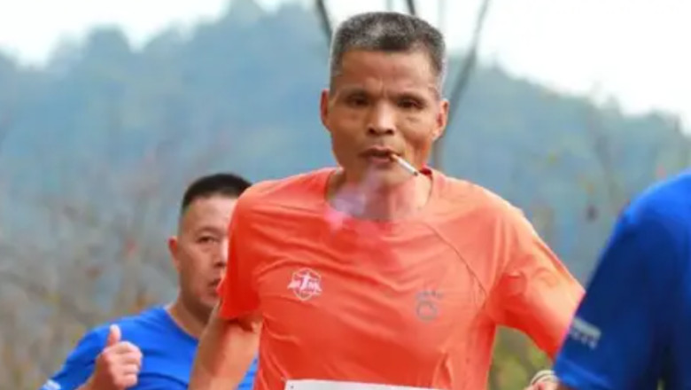 Un chinez care a fumat tigara de la tigara pe tot traseul unui maraton de 42 km a fost descalificat Imagine