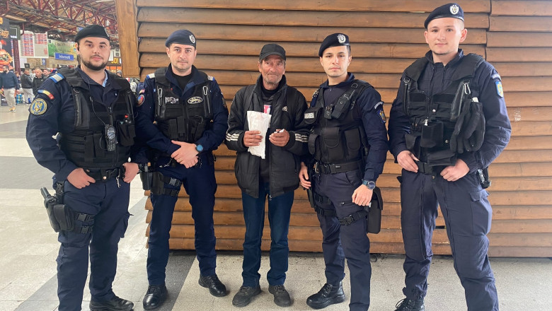 Un cioban de 63 de ani, care plecase pe jos din Zimnicea spre Galati, a fost ajutat de jandarmii din Bucuresti sa ajunga acasa Imagine