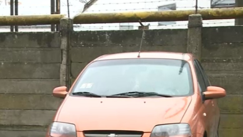 Un claxon blocat a tinut treaz un cartier intreg Imagine