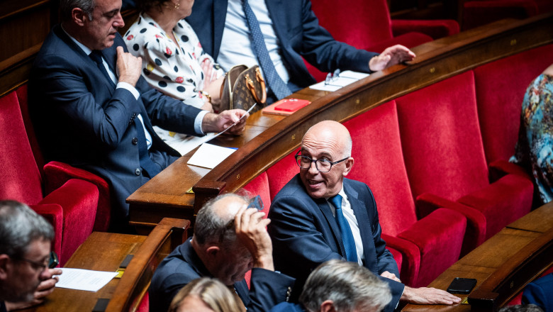Un „cocktail” toxic, depistat in parul senatorilor francezi Imagine