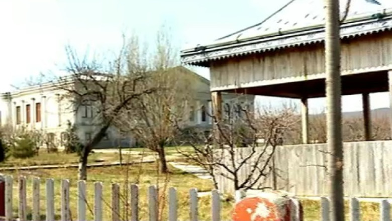 Un conac al familiei boieresti Negruzzi, din judetul Iasi, ar putea deveni sediu de primarie Imagine