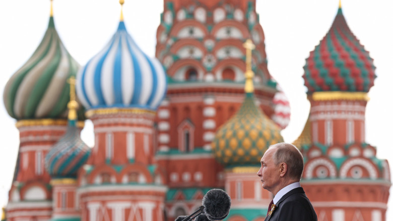 „Un contingent special stationat permanent in strainatate”. Capete de porc si papusi: cum incearca Rusia sa destabilizeze Occidentul