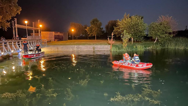 Un copil a murit si altul a fost dus la spital dupa ce au cazut in albia insulei de agrement din Bacau Imagine