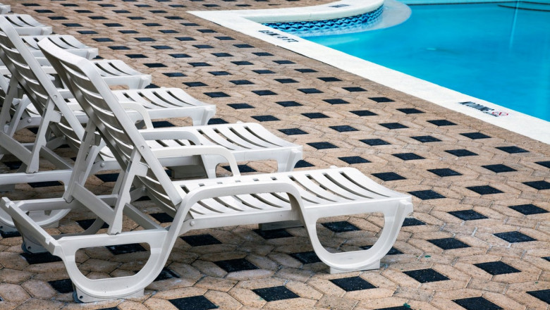 Un copil de 2 ani a ajuns la spital dupa ce a cazut in piscina unui hotel din Mamaia Imagine