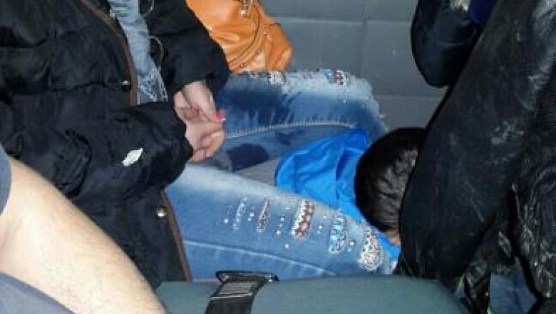 Un copil de 3 ani, ascuns intr-un microbuz care mergea in Franta Imagine