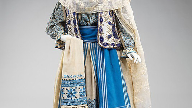 Un costum popular romanesc a fost expus la The Metropolitan Museum of Art Imagine