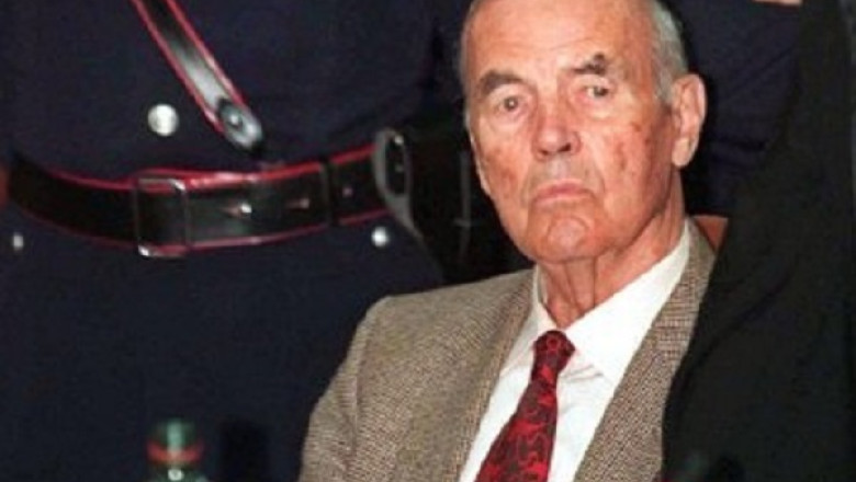 Un criminal nazist vinovat de uciderea a 335 de oameni a murit la varsta de 100 de ani Imagine