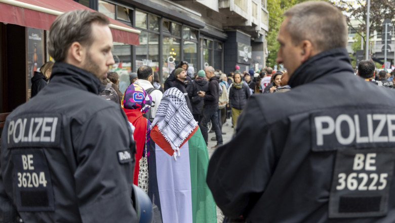 Un cuplu a fost condamnat la inchisoare pe viata in Germania pentru uciderea a doua femei, dupa ce le-a rapit copilul Imagine