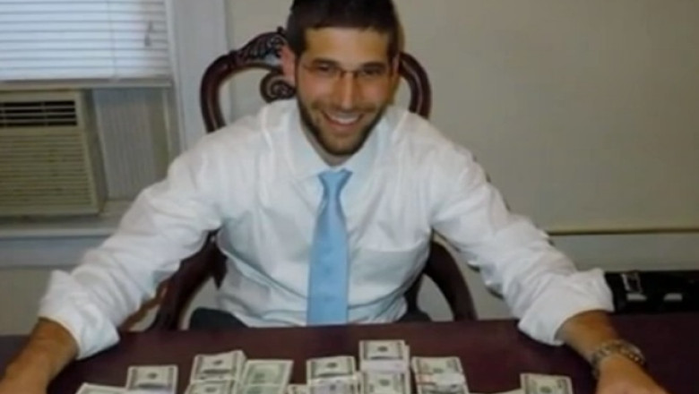 Un cuplu american a gasit 98.000 de dolari intr-un birou cumparat online Imagine