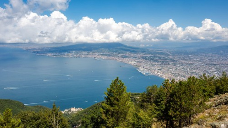 Un cutremur s-a produs langa Napoli, intr-o zona vulcanica Imagine