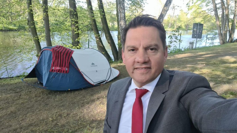 Un deputat german doarme la cort cand vine la Berlin pentru sesiunile parlamentare. A explicat pentru prima data care sunt motivele Imagine