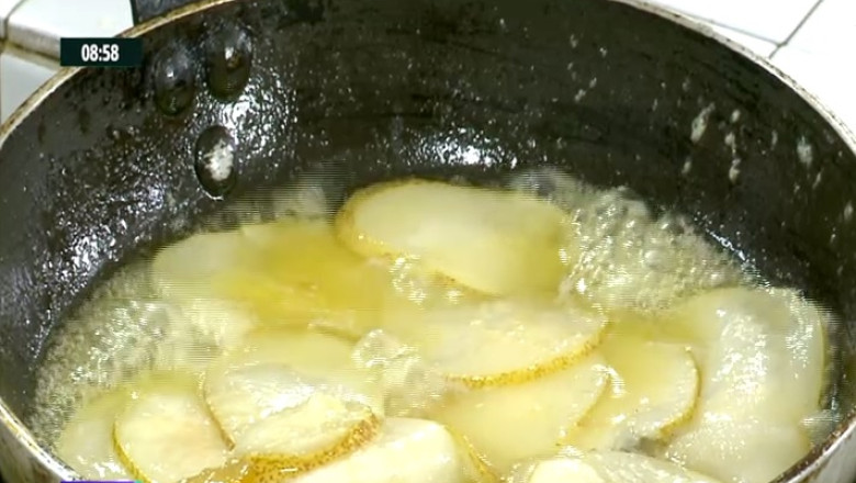 Un desert special: pere iuti cu portocale Imagine