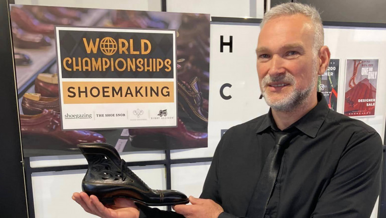 Un designer roman a castigat argintul la campionatul mondial al pantofarilor. Cum arata gheata care i-a adus si un record mondial Imagine