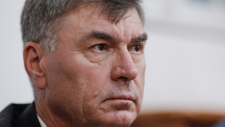 Un director din Ministerul Agriculturii risca un an de inchisoare: Gestiona pescuitul din Romania si vindea plase pescarilor Imagine