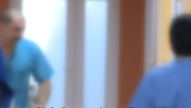 Un doctor a uitat de spaga primita. Ce a facut pacientul Imagine