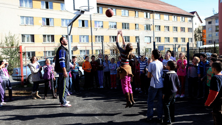 Un elev a murit in timpul orei de sport, la un liceu din Pucioasa Imagine