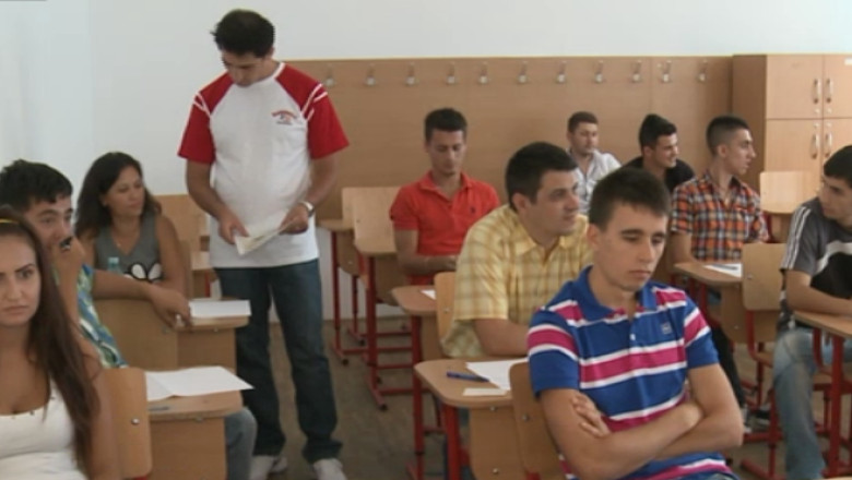 Un elev si-a trimis prietenul in locul sau la examenul de bacalaureat Imagine