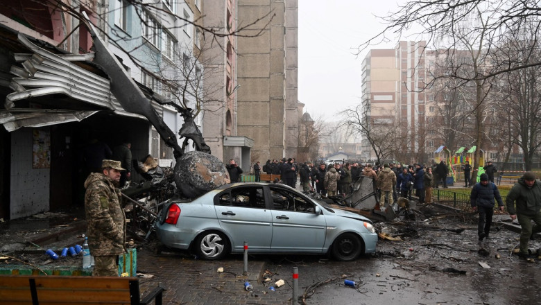 Un elicopter s-a prabusit langa o gradinita de langa Kiev. Patru copii au murit. Zelenski: „O tragedie teribila” Imagine