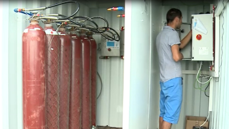 Un fermier din Iasi lupta cu grindina cu ajutorul unui sistem unic in tara Imagine