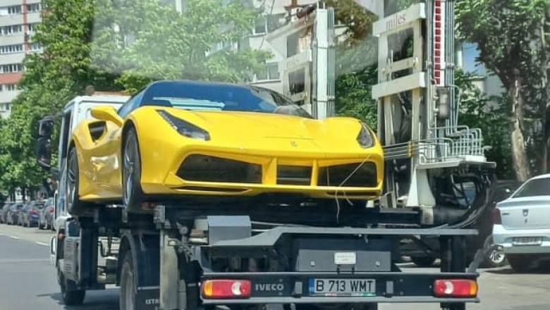 Un Ferrari parcat pe o trecere de pietoni din Sectorul 1, ridicat de politisti. Primar: „Ghinion” Imagine
