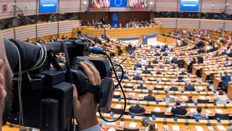 Un fost eurodeputat a fost arestat intr-un scandal de coruptie in Parlamentul European. Este implicata o „tara din Golf” Imagine