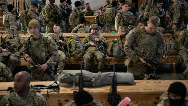 Un fost maior american si sotia lui sunt acuzati ca au furnizat informatii Rusiei despre sanatatea militarilor SUA Imagine