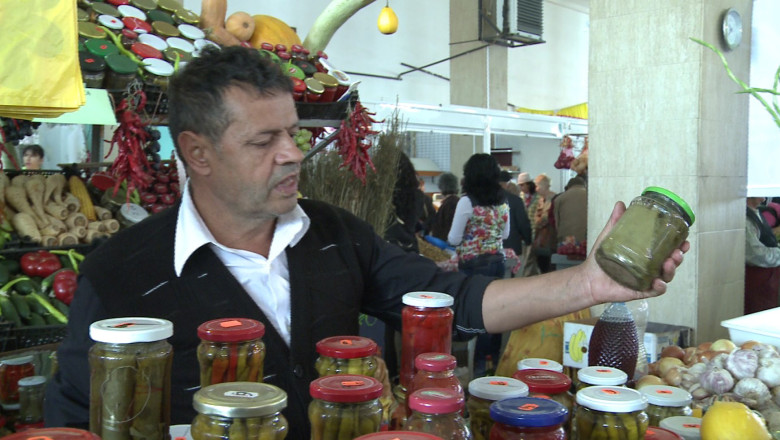 Un galatean face bani din muraturi Imagine