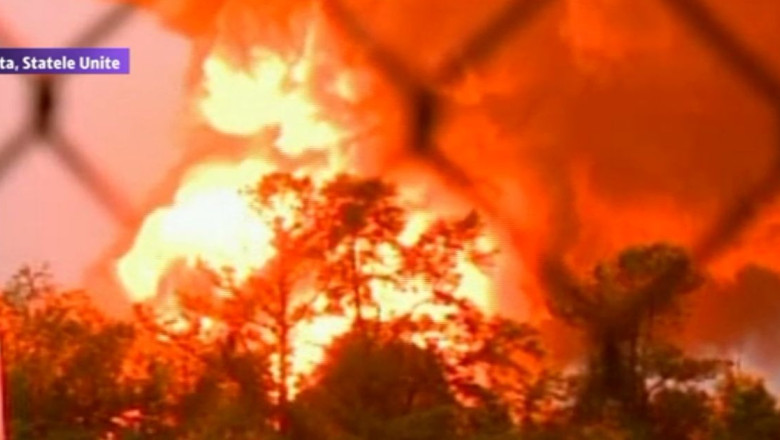 Un incendiu urias ameninta un cartier in SUA Imagine