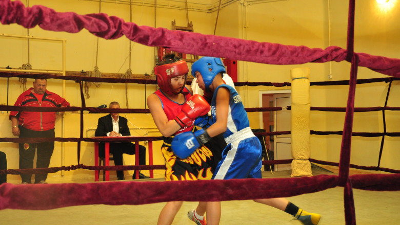 Un jandarm bihorean a organizat a doua gala de box intr-un singur an Imagine