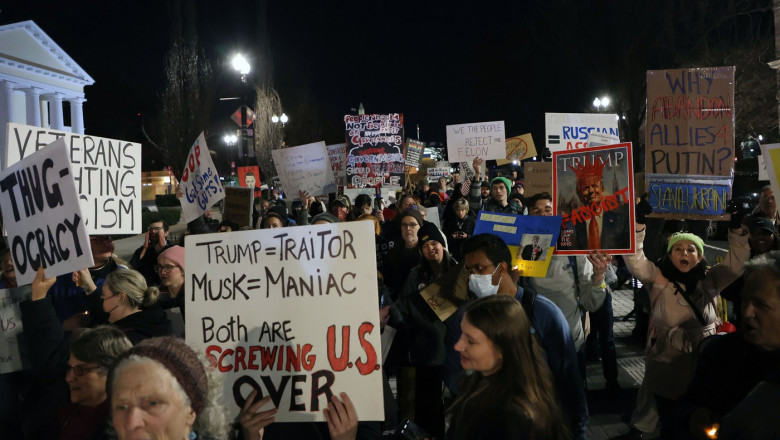 Un judecator a ordonat administratiei Trump sa dea inapoi locurile de munca lucratorilor concediati Imagine