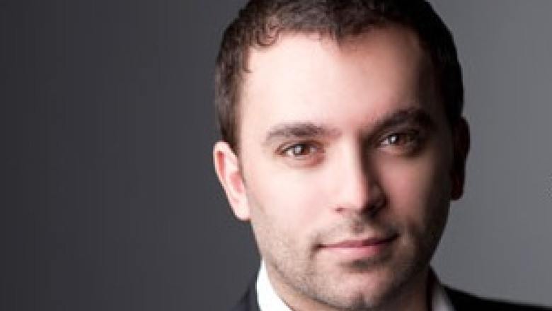 Un jurnalist de presa mondena, coordonator de programe la ICR New York Imagine