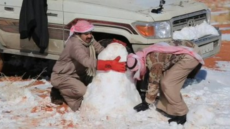 Un lider religios din Arabia Saudita a emis o fatwa impotriva oamenilor de zapada Imagine