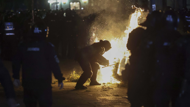 Un locotenent-colonel in rezerva, implicat in dosarul violentelor de la BEC, dupa respingerea candidaturii lui Calin Georgescu Imagine