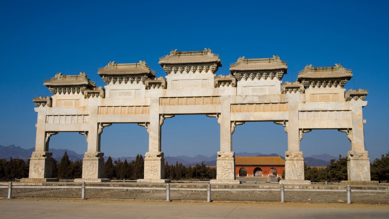 Un manuscris vechi de peste doua secole, care contine un arbore genealogic de sute de ani, a fost descoperit in China Imagine