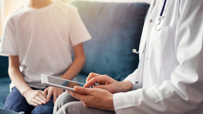 Un medic a fost concediat dupa ce i-a prescris pe reteta inghetata si jocuri video unui copil cu simptome de gripa Imagine