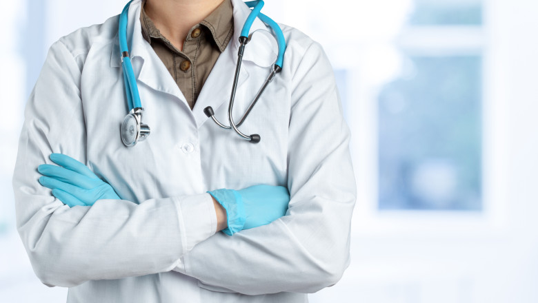 Un medic din Neamt care chiulea de la serviciu, dar incasa lunar salariu de 11.000 lei, a fost arestat preventiv Imagine