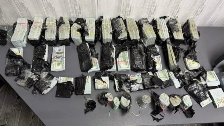 Un Mercedes si un milion de dolari: unde a ascuns o ucraineanca banii cu care voia sa intre ilegal in Romania Imagine