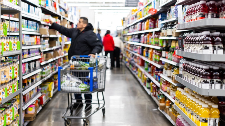 Un miliardar american indeamna populatia sa faca provizii de consumabile dupa anuntul lui Trump. „Pasta de dinti, sapun orice” Imagine