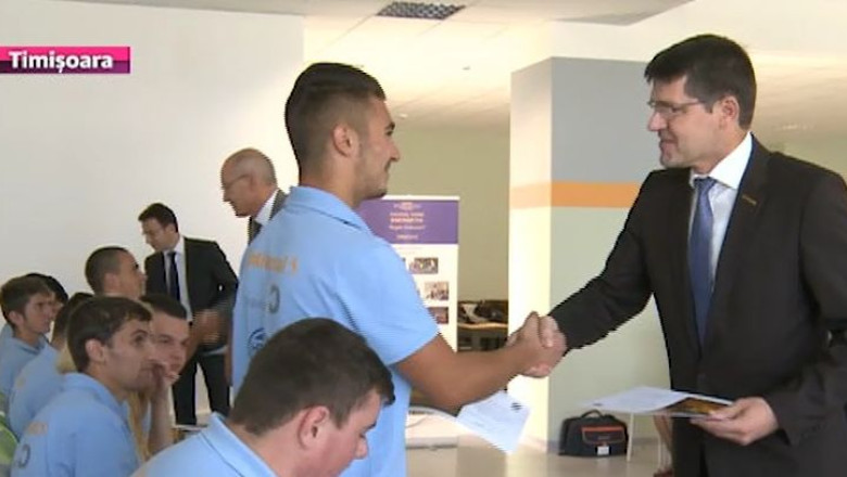 Un model de succes. Absolventii Scolii profesionale germane au primit contractele de munca  Imagine