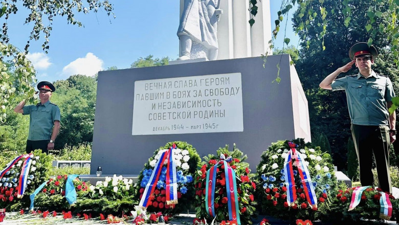 Un monument dedicat soldatului sovietic, renovat si inaugurat intr-un oras din Ungaria. Autoritatile locale nu au participat Imagine
