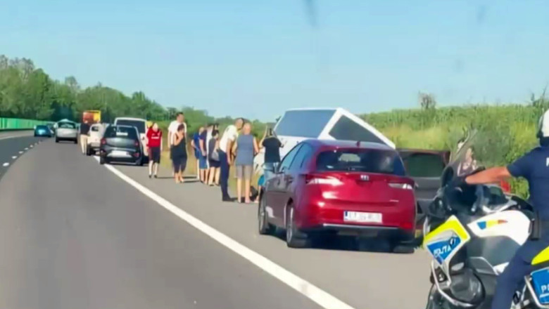 Un mort si mai multi raniti, dupa ce un autocar plin cu copii s-a rasturnat pe autostrada A2. A fost activat Planul rosu de interventie Imagine