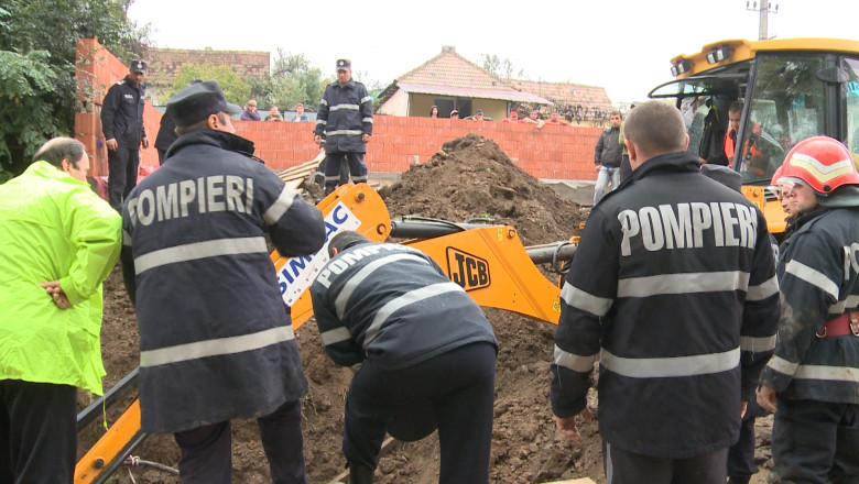 Un muncitor a murit ingropat sub un mal de pamant in localitatea bihoreana Tinca Imagine