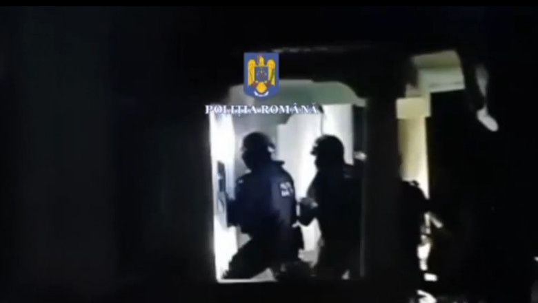 Un nou caz de violenta domestica, in Dolj. Mascatii au intrat in casa agresorului, dupa ce o femeie a fost amenintata cu un pistol Imagine