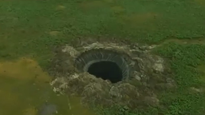 Un nou crater misterios a aparut in Siberia Imagine