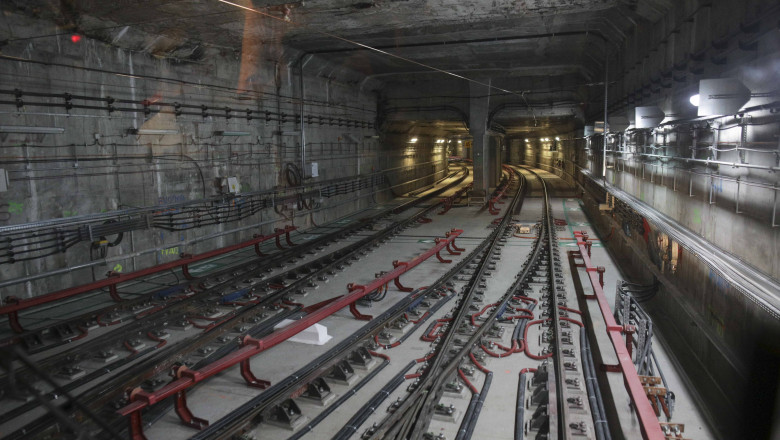 Un nou incident la metrou. Doua statii inchise joi dimineata, dupa ce a fost sesizat fum in tunel Imagine
