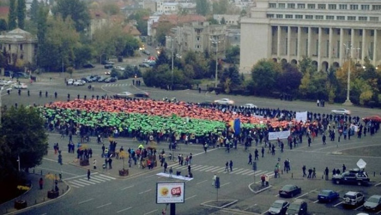 Un nou protest fata de proiectul Rosia Montana - incidente si flash-mob. Traficul la Universitate a fost reluat Imagine