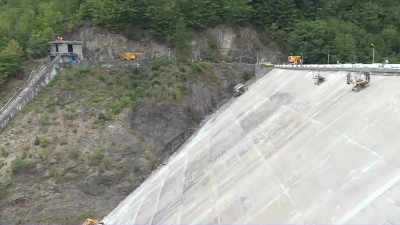 Un nou punct de atractie in Muntii Apuseni: Un baraj construit in anii '70 este reabilitat Imagine