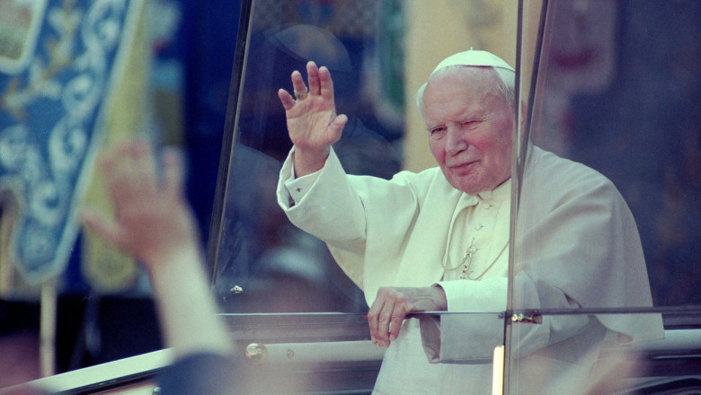 Un nou scandal in Biserica Catolica. Viitorul papa Ioan Paul al II-lea a ascuns cazuri de pedofilie: „A cerut sa nu raporteze nicaieri” Imagine
